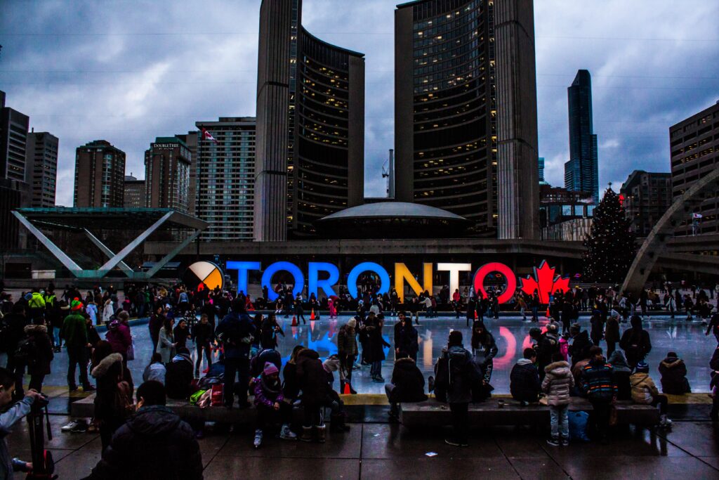 Toronto Tourist Place - Aun Canada Bus